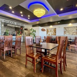 Very clean with plenty of seating. #Saigon Bistro