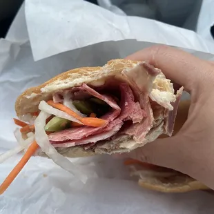 1. Combination baguette (dac biet)