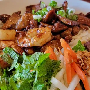 Grilled pork and shrimp on vermicelli