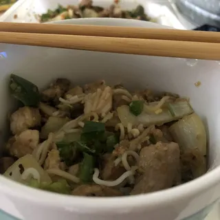 Vn10. Spicy Lemongrass Chicken --- Bun Ga Xao Xa Of
