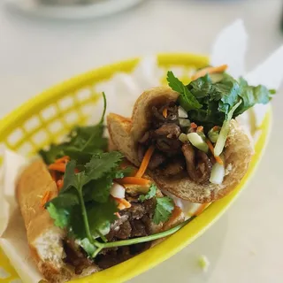 BM4. Banh Mi Heo Nuong