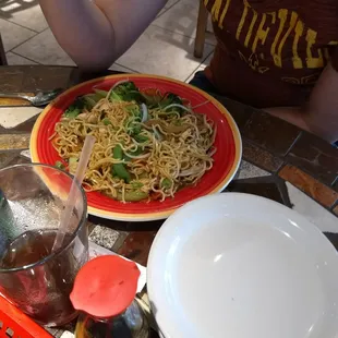 Ginger chicken chow mein