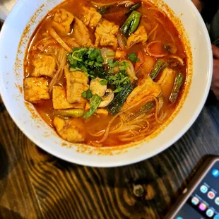Tom yum noodle soup