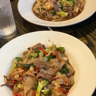 Pad kee mao
