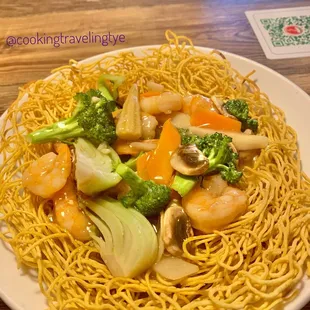 N2 Chow Mein Noodle with Gravy and shrimp