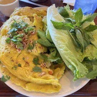 41. Vietnamese Crepe with Chicken, Shrimp and Calamari