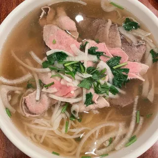15. Rare Steak, Brisket, Tendon and Tripe Soup