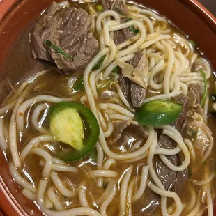 P6. Spicy Beef Soup (Bn B hu)