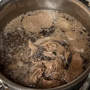 Why would you put rare beef into the soup? Look how gross it turns out ....  Tai phai de rieng
