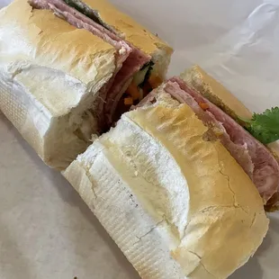 Banh mi dac biet