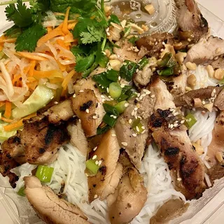 43. Grilled chicken with Vermicelli (Bun Ga Nuong)