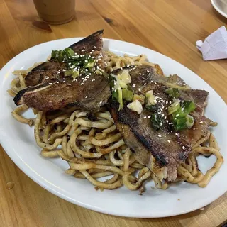 60. Garlic Noodle with Grilled Pork Chop ( M Xo Ti Sn Nng )