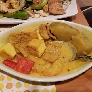 9.1. Special Vegan Yellow Curry - Curry chay