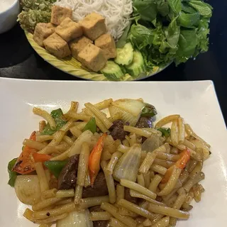 Stir Fried Pasta with filet mignon beef