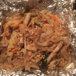 7.7. Seafood Pad Thai