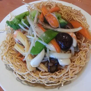 7.10. Seafood Crispy Egg Noodle - M xo gin Hi sn