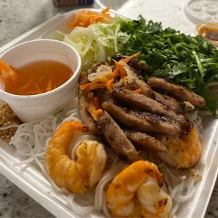 25. Grilled Pork and Shrimps Vermicelli