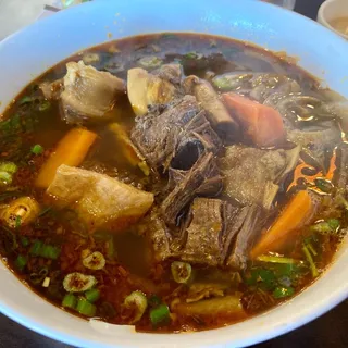 V4. Beef Stew Noodle Soup