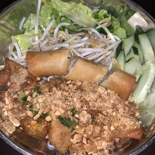 pork & eggrolls noodle bowl-bn tht nng ch gi