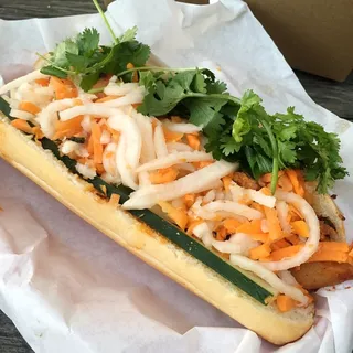 Spicy Chicken Banh Mi