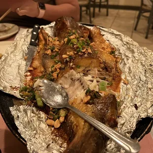 Ca Nuong Mo Hanh - whole fish grilled