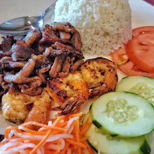 Shrimp and pork rice platter