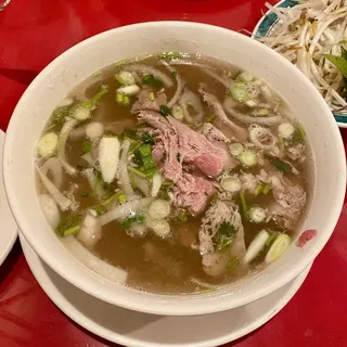 Phở Tái Chín (Steak and Brisket)