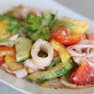 Stir-fried squid with vegetables