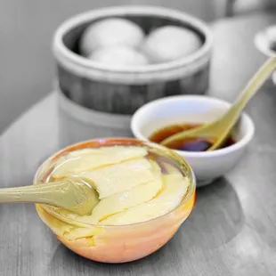 Tofu Pudding | ig: eats.w.eva