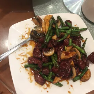 006. Tender Beef with Assorted Mushroom BBQ Sauce