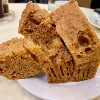 Small Steamed Sponge Cake Lunch