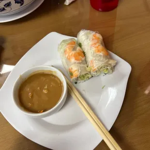 Shrimp and pork spring rolls! Taste delicious! Warm and freshly made!