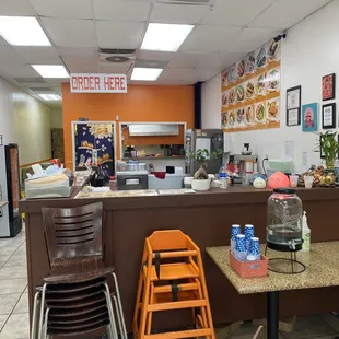 the inside of a fast food restaurant