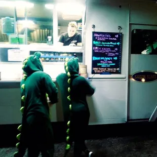 Just two dragons gettin crawfish pies...