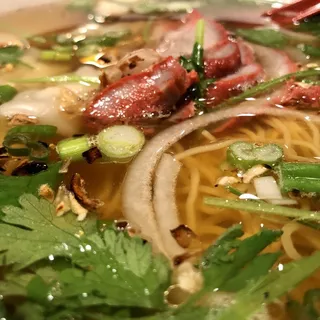 Wonton Noodle Soup (M Honh Thnh)