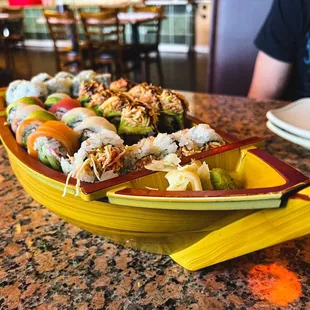 sushi, sashimi, sushi and sashimi, food