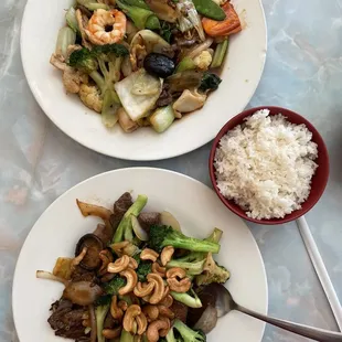 house special and the broccoli beef with mushrooms my favorite