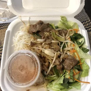Bun/vermicelli noodles with stir fry pork