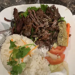 Vermicelli with grilled pork