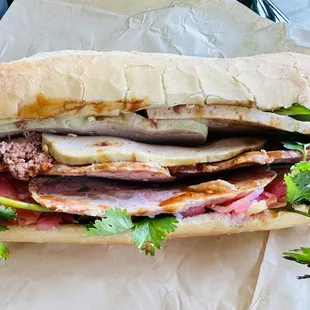 Dac Biet Banh Mi