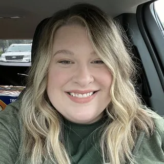 Nikki F.