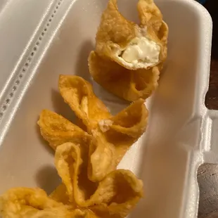 Sweet cream crab ragoons are very good.