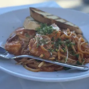 Shrimp pasta with grilled crostini