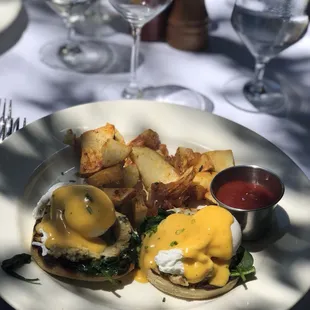 Crab Cake Benedict