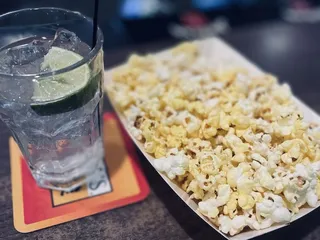 Joe and Stan's Sports Lounge & Grill