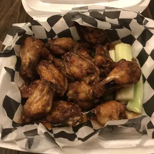 chicken wings and celery