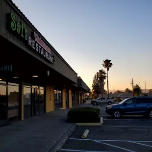 the outside of the restaurant