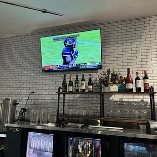 Live sports. Free wifi. 7 beers on tap! Full wine list.