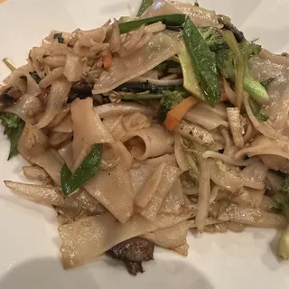 Thai Basil Chow Fun