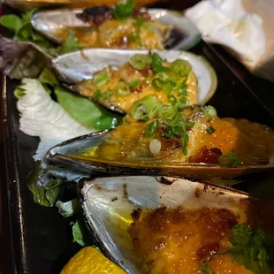 Spicy Baked Mussels
